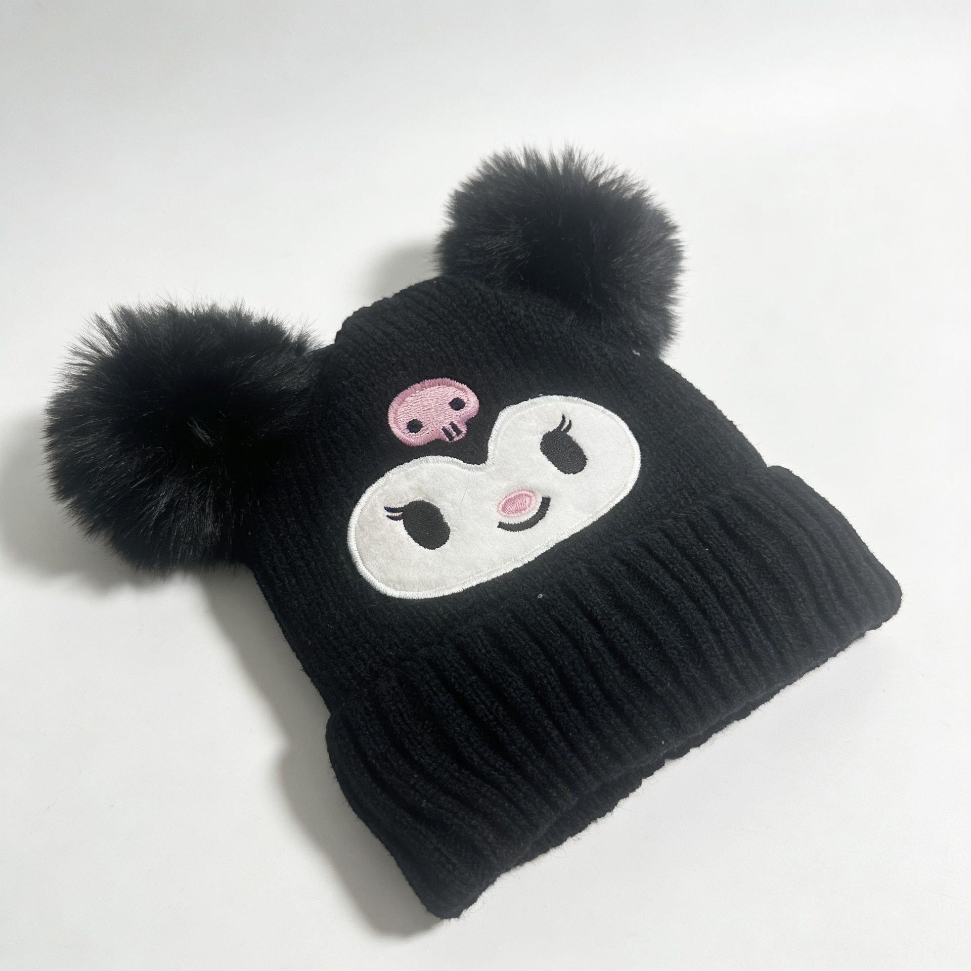 Gorro Kuromi Black con Forro de Corderito 🖤 NEGRO